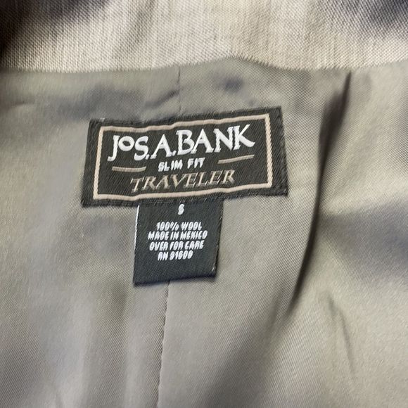 Jos. A. Bank. Slim Fit Wool Traveler Gray Suit Vest Size Small - Picture 4 of 5